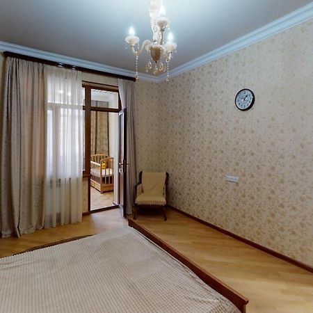Yerevan City Center Apartment ภายนอก รูปภาพ