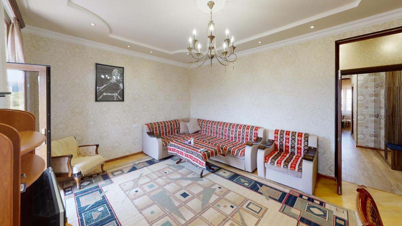 Yerevan City Center Apartment ภายนอก รูปภาพ